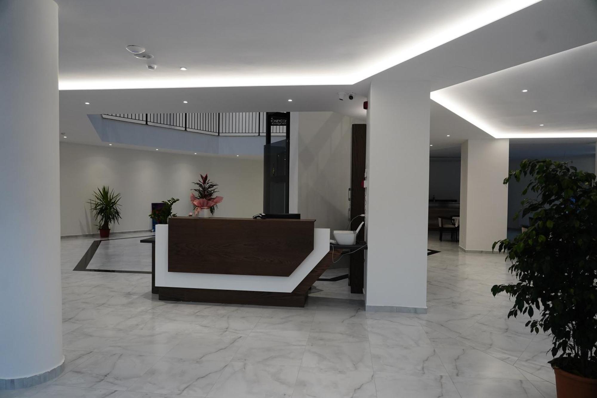 The Honeycomb Boutique Hotel ゴーレム エクステリア 写真
