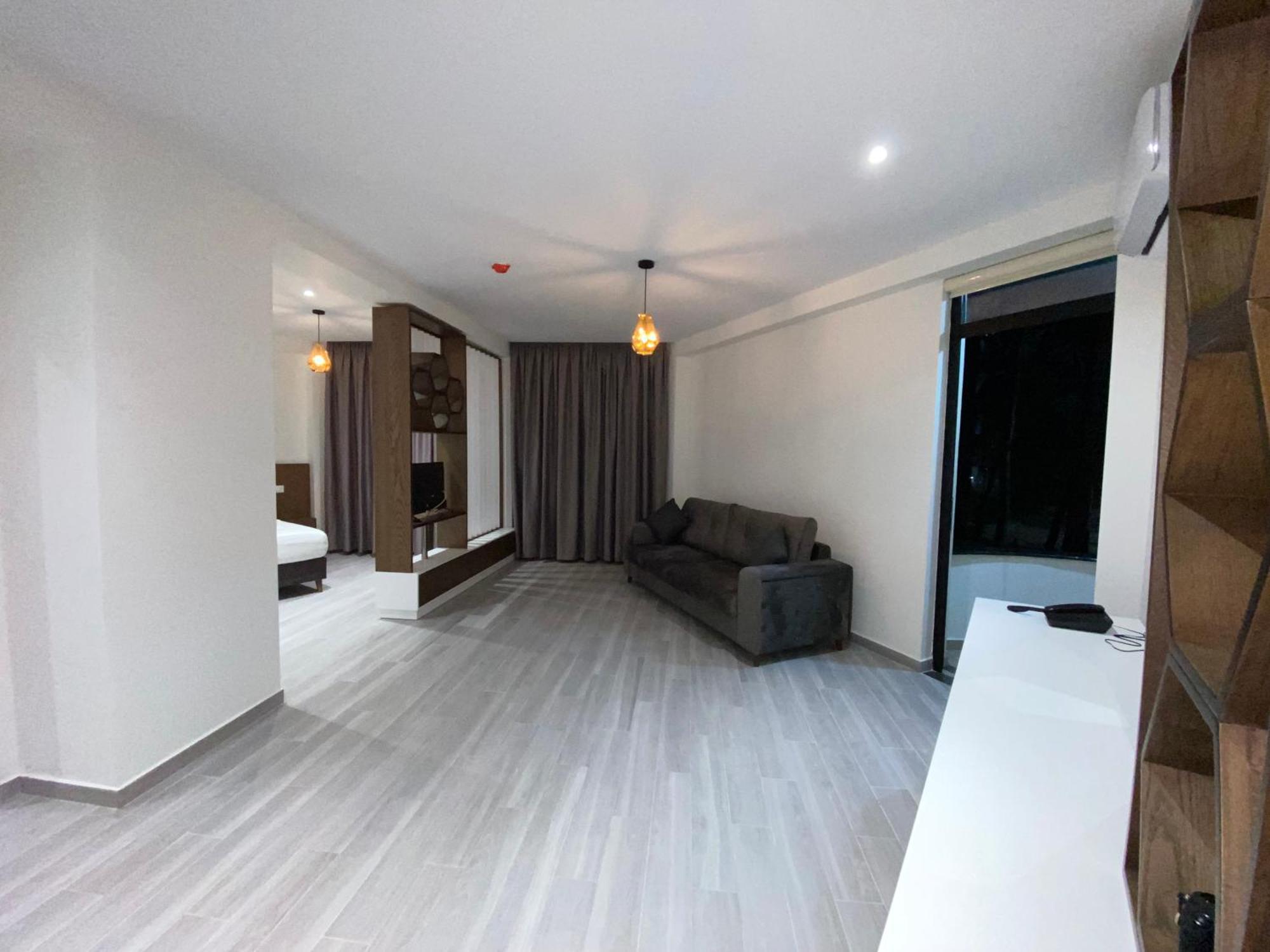 The Honeycomb Boutique Hotel ゴーレム エクステリア 写真